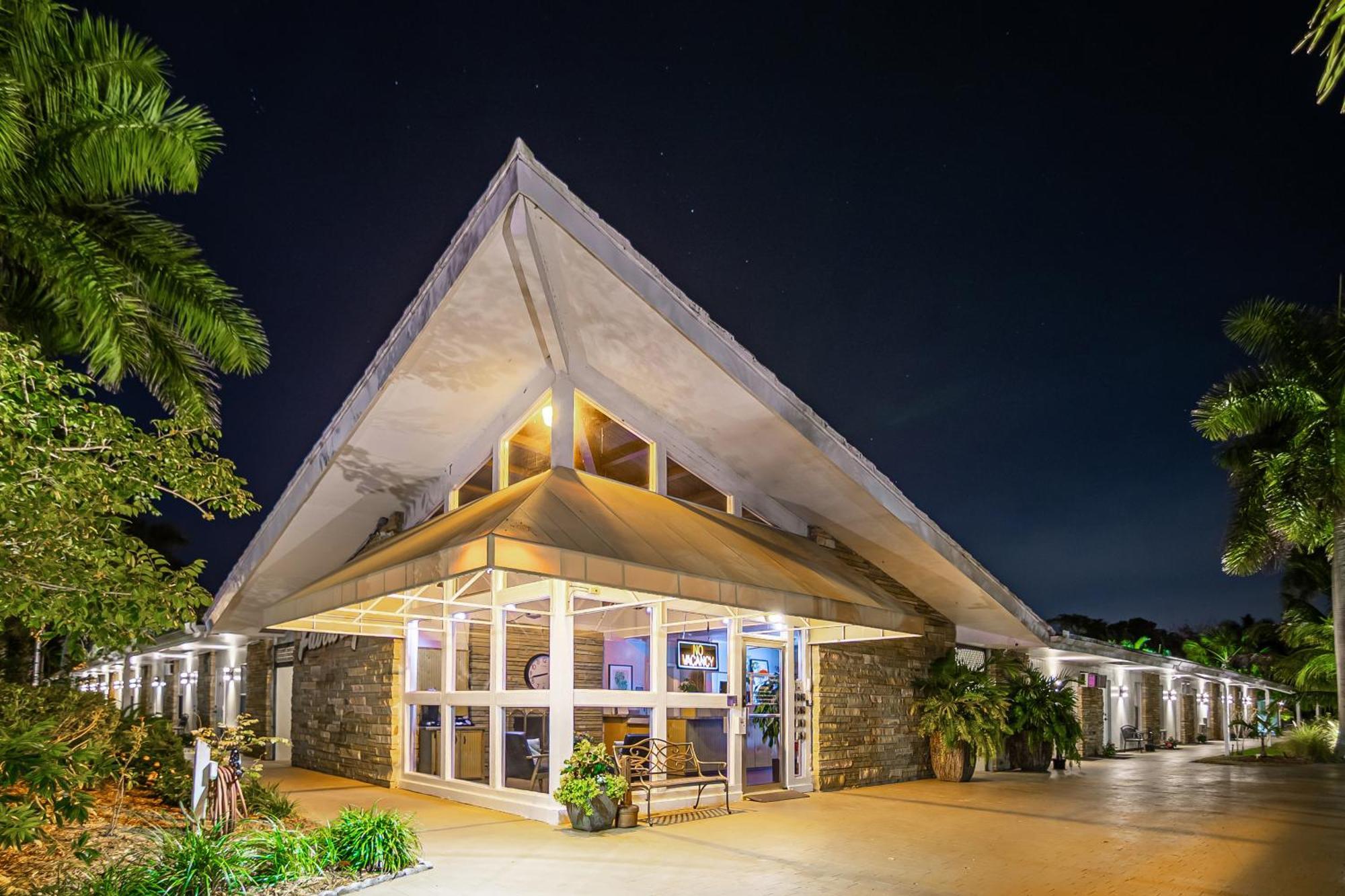 The Fairways Inn Of North Naples Exterior foto